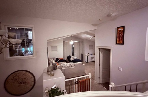 West Edmonton House | Cozy, Immaculate family home in an upmarket safe neighborhood. 10mins from WEM