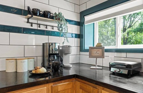 Honeoye House | Cozy Lake Retreat