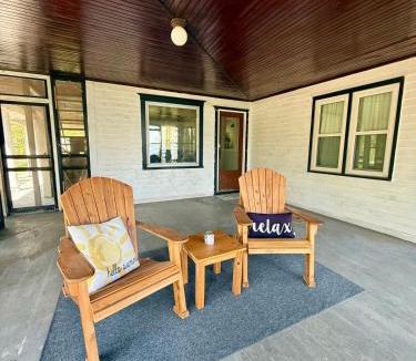 Constantia House | Cozy Lakeside Suite