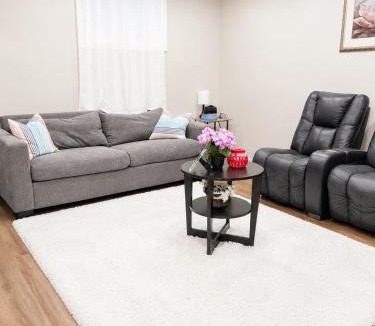 Brantford Apartment | Cozy Luxury Stay, WiFi and Fully Equipped
