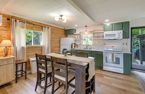 Saint David Cottage | Cozy Maine Lakefront Cabin Rental