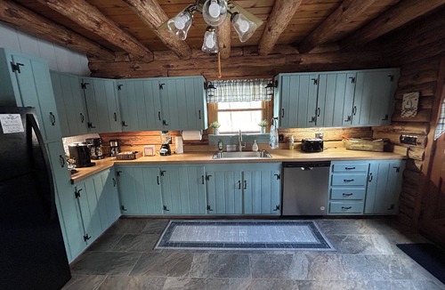 Killingworth Cabin | COZY Maple Tree Cabin - Situated on 6 private acres- Enjoy nature