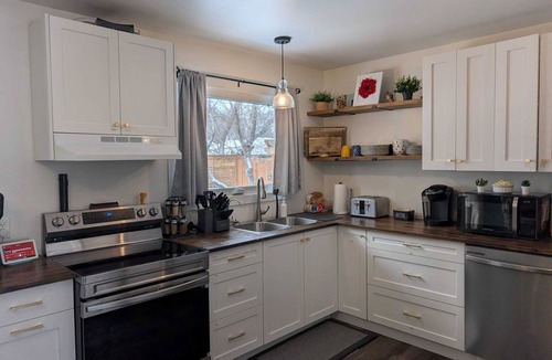 Camrose House | Cozy Modern Farmhouse, Steps from Mirror Lake!