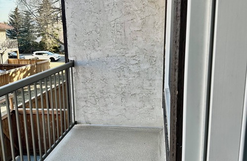 Southeast Edmonton Condo | Cozy Private Room in Edmonton