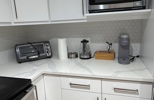District of North Vancouver House | Cozy private two bedroom suite in North Vancouver