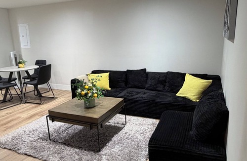 District of North Vancouver House | Cozy private two bedroom suite in North Vancouver