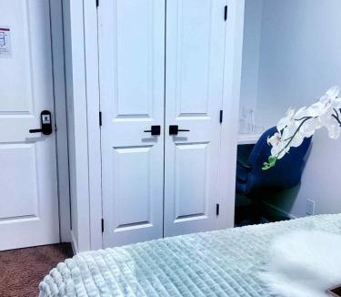 Highland Park House | Cozy Room 2 with Private Entrance