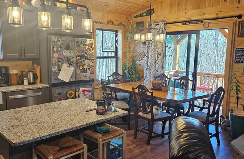 Lakewood Cabin | Cozy Rustic Cabin, 2023 new, Northern Poconos Free air, water, peace and quiet