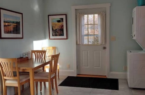 Ithaca House | Cozy & Scenic 2B/1B Artist Retreat on Cayuga Inlet