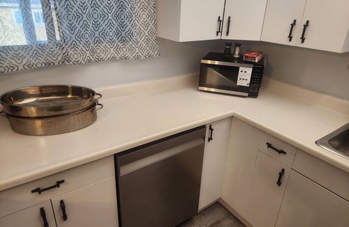 Spirit River House | cozy stay in Spirit River, near shops and Dunvegan Provincial Park.