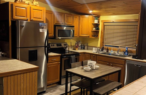White Pine House | Cozy, super-clean cabin minutes from Lake Superior & the Porkies!
