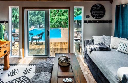 Tiffin House | Cozy Tiffin House w/Private Pool: 1 Mi to Town!