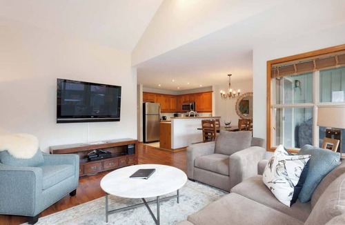 Upper Village Condo | Cozy townhome w/hot tub, BBQ