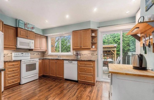 Ottawa Division House | Cozy Tucked Away Family Home by the River w/bikes. Pet-friendly!