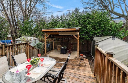 Ottawa Division House | Cozy Tucked Away Family Home by the River w/bikes. Pet-friendly!