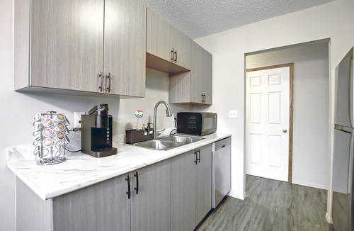 Southeast Edmonton Apartment | Cozy unit Baby&Kid Friendly*Close to U ofA*Fireplace*