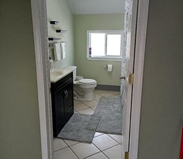 Front Park Apartment | Cozy Updated 3-BR apartment near Peace Bridge