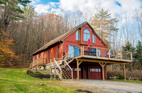 North Springfield House | Cozy Vermont Cabin · Mountain Views · Near Okemo
