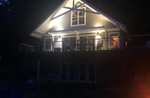 Moravia House | Cozy waterfront home with modern amenities!
