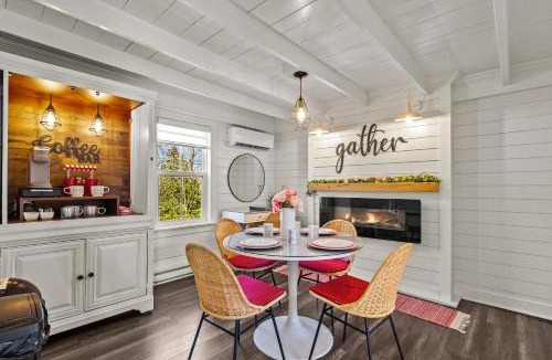 Terra Nova House | Cupids House Hot Tub, BBQ Deck, Parking