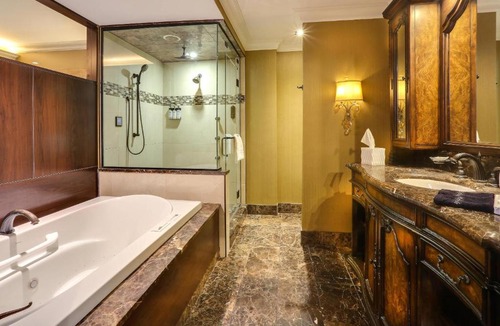 Downtown Buffalo Hotel | Curtiss Hotel, an Ascend Collection Hotel