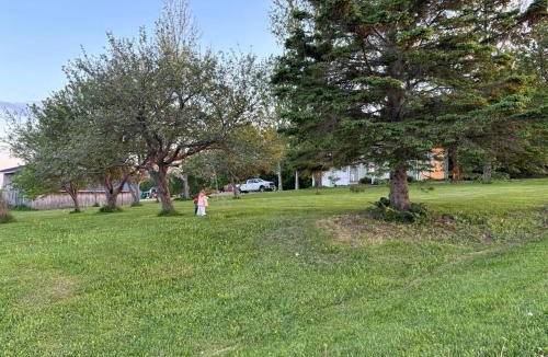 Aroostook House | Cute 3 bedroom cabin on a farm