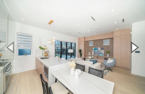 Sunset House | D47 - Brand new 3 bedroom half duplex