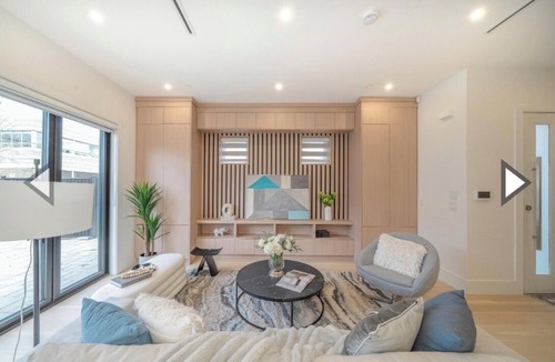 Sunset House | D47 - Brand new 3 bedroom half duplex