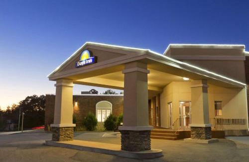 Bridgewater Hotel | Days Inn by Wyndham Bridgewater Conference Center
