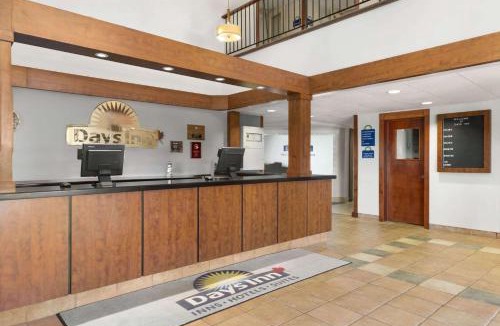 Bridgewater Hotel | Days Inn by Wyndham Bridgewater Conference Center