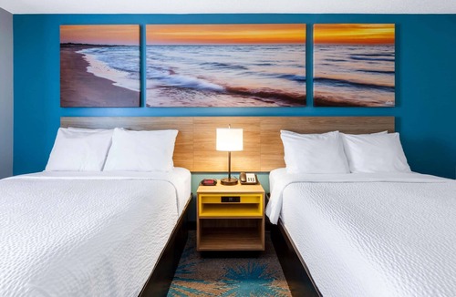 Sandusky Hotel | Days Inn by Wyndham Sandusky/Cedar Point