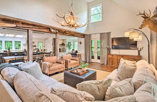 Chimney Rock Cottage | Deck w/Fireplace: Pet-friendly Lake Lure Retreat