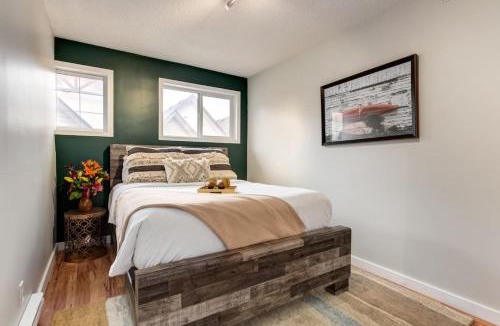 Canmore House | Delightful 2BR Mountain Escape in Canmore