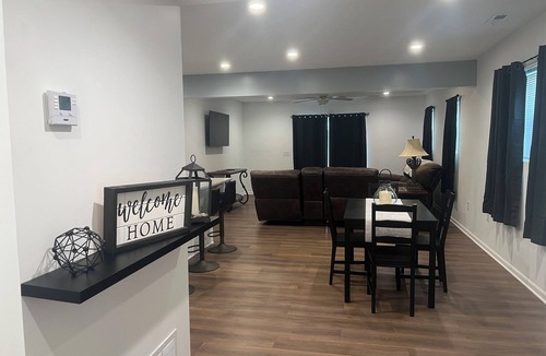 Eastlake House | Delightful 3-bedroom house with AC in Eastlake.
