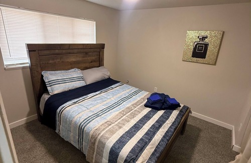 Toledo House | Delightful 5-bedroom house with AC for a relaxing stay