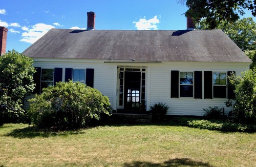 Lyndeborough House | Delightful Classic Farmhouse With Gorgeous Views