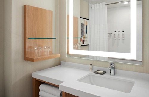 Calgary Hotel | Delta Hotels Calgary Airport In-Terminal