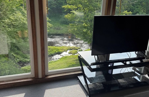 Copenhagen House | Direct ATV trail access in Montague and located on The Deer River