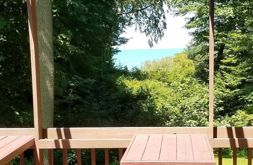 East Springfield House | DIRECT beach access from property - 5 lakefront acres