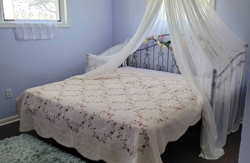 Curtice Cottage | DO NOT BOOK This Account will not close it is no longer listed on VRbo