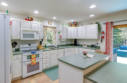 Lincoln House | Dock & Gym! Lakefront Family Retreat in Lincoln