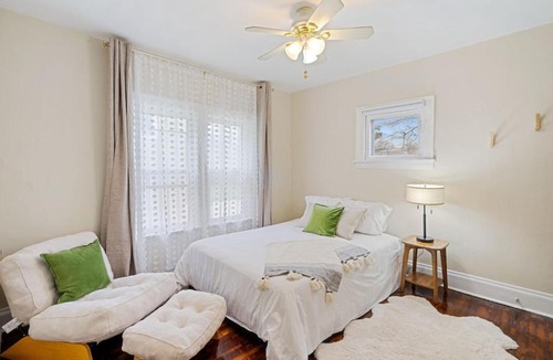 Lakewood Apartment | Dog-Friendly Lakewood Stay Near Cleveland & Lake