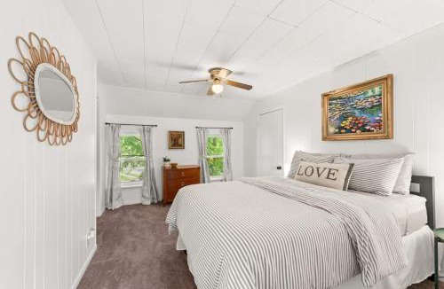 Kamm's Corners House | Double the Space for Large Groups Entire Duplex