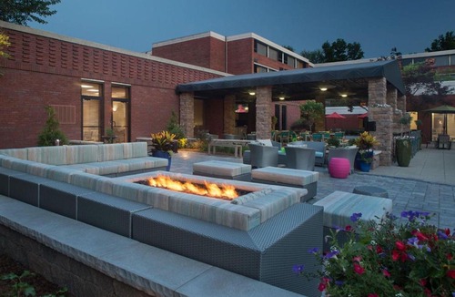 Fairlawn Hotel | DoubleTree by Hilton Akron Fairlawn