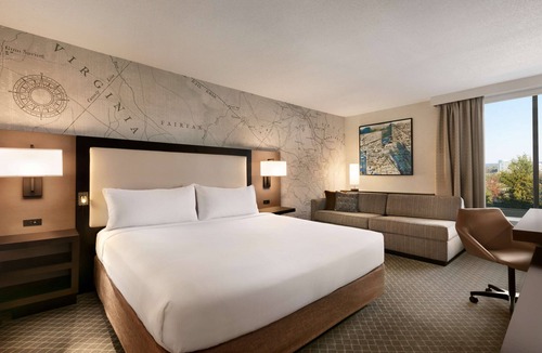 McLean Hotel | Doubletree by Hilton McLean Tysons