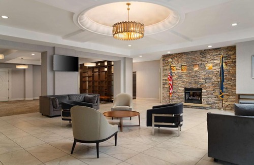 Moon Township Hotel | DoubleTree by Hilton Pittsburgh Airport