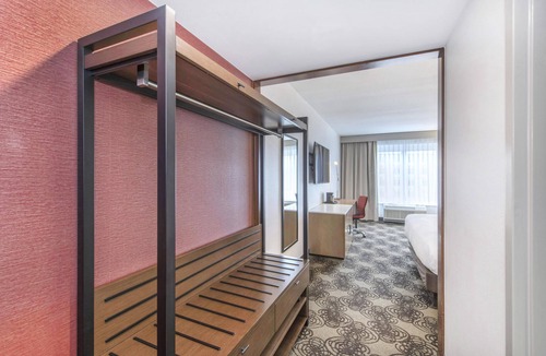 Southwest Raleigh Hotel | DoubleTree by Hilton Raleigh - Cary