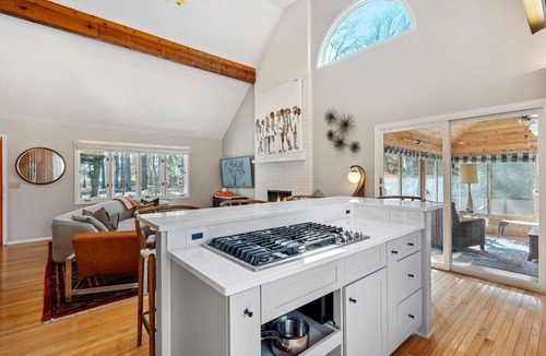 Douglas House | Douglas, MI Walk to Douglas Beach Hot Tub Screened Porch Pet Friendly