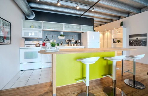 Downtown Edmonton Condo | Down Town Loft: UG Park|AC|Walk to Rogers|Balcony