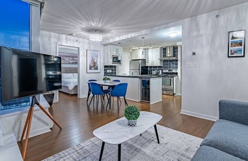 Crosstown Apartment | Downtown Condo with Great City Views